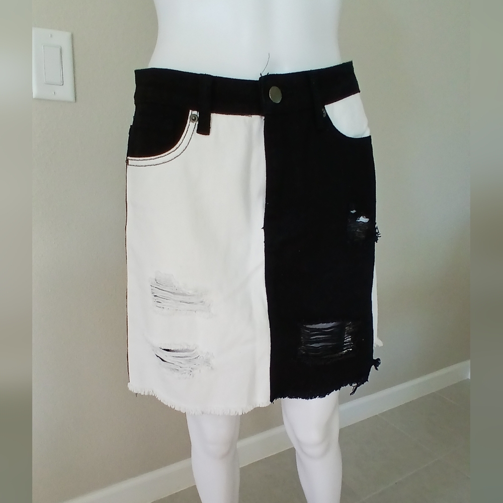 Chic Two-Tone Denim Mini Skirt